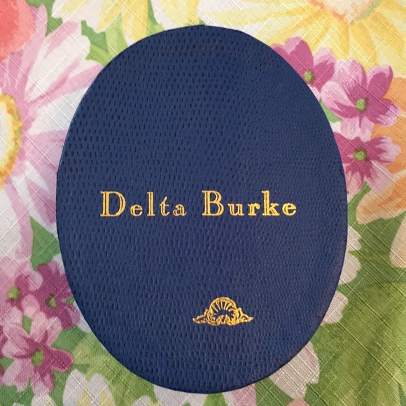 Vintage Delta Burke Watch - Picture 8 of 8